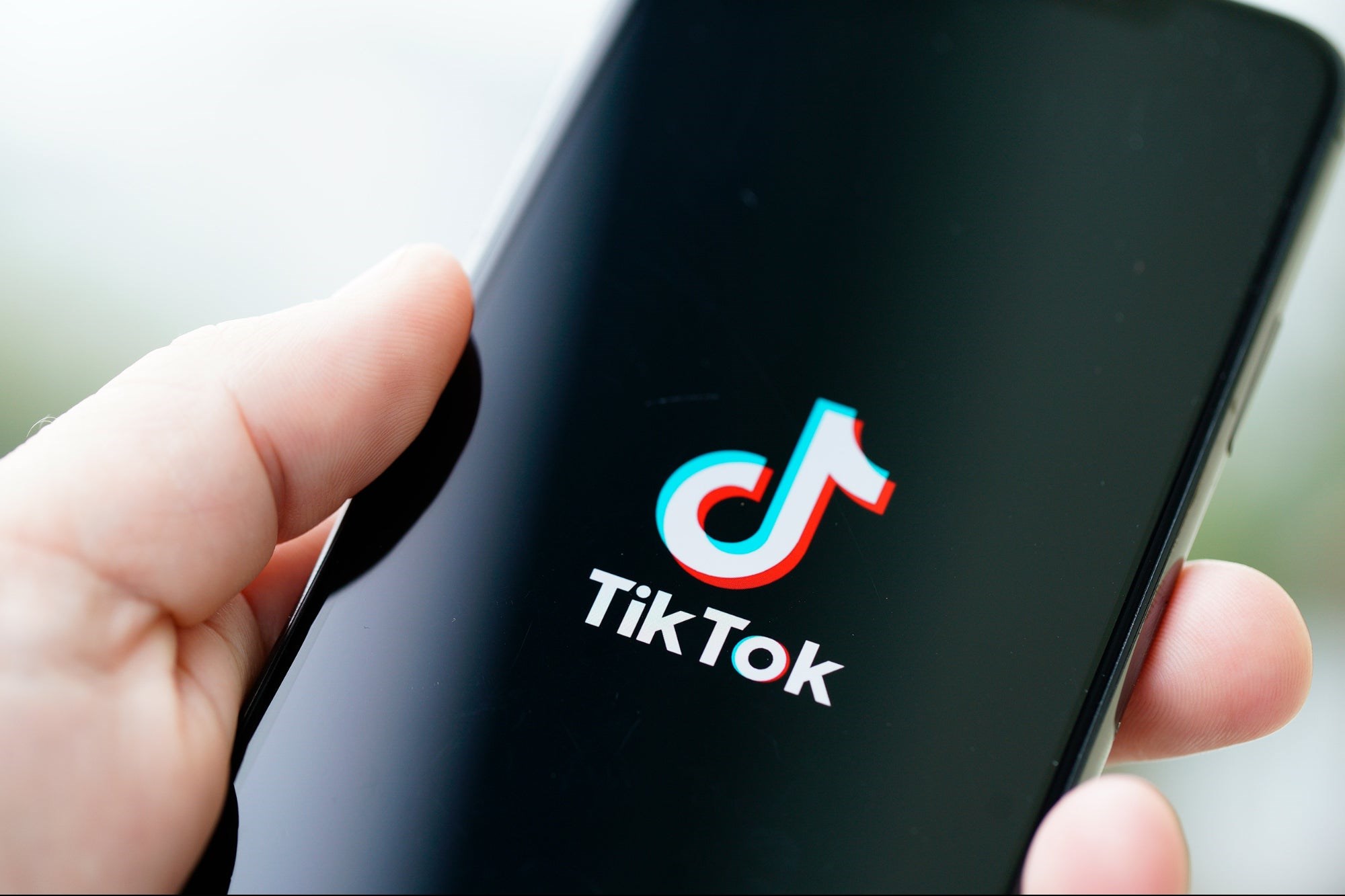 Instagram ve TikTok: Hangi Platformda Takipçi Satın Almak Daha Verimli?